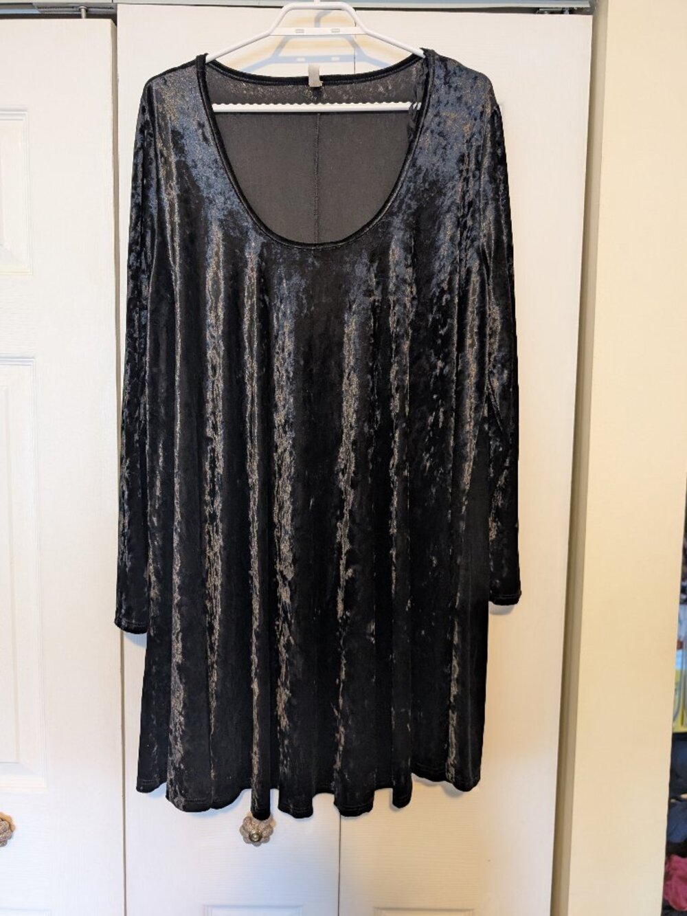 Black Velvet Emerald Dress